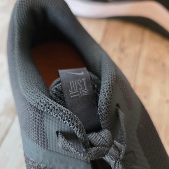 Men\'s Nike Black Athletic Sneakers Size 11.5 main image 6
